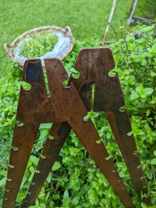 1. juletræer sat sammen tæt på 1 juletræ tæt på, så man kan se hvordan det samles.