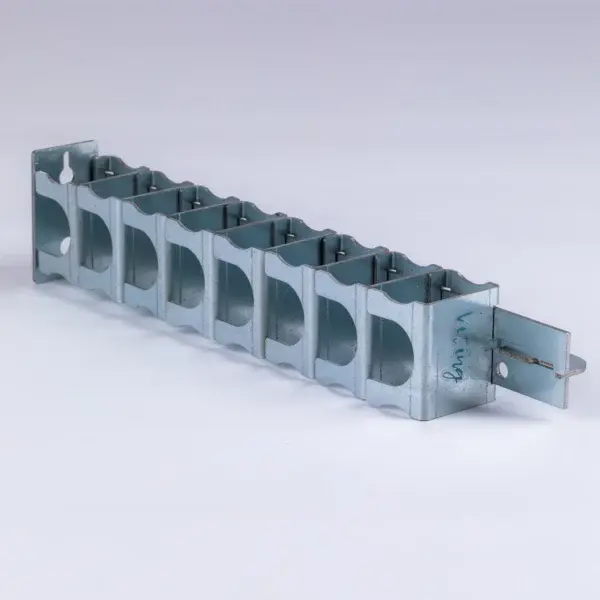 Redskabsophaeng-1008f ophæng til 8 redskaber set fra siden