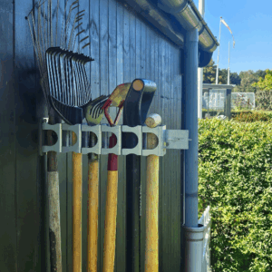 Et genialt Redskabsophæng med 6 haveredskaber