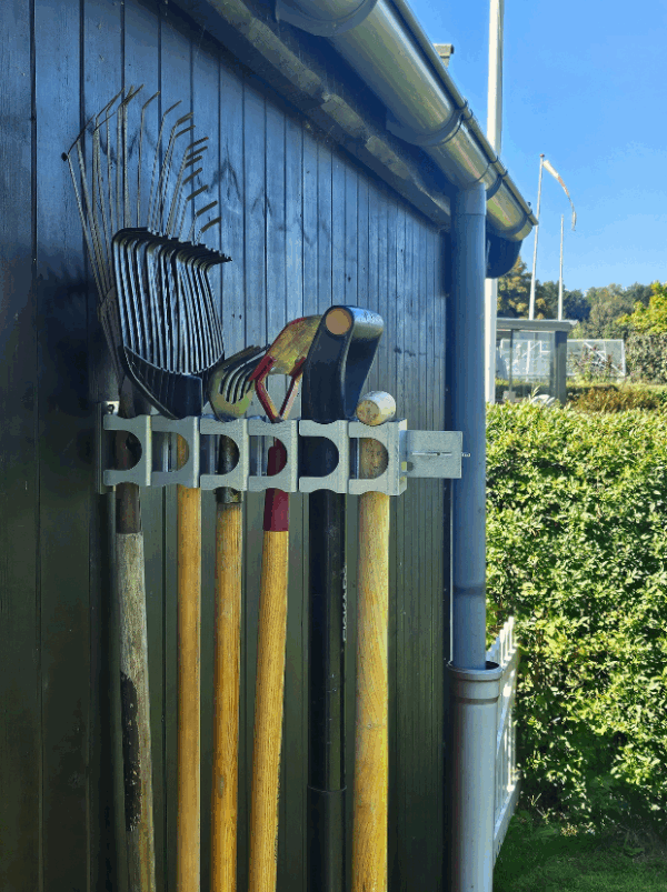 Viting-redskabsophæng-6-3 Et genialt Redskabsophæng med 6 haveredskaber